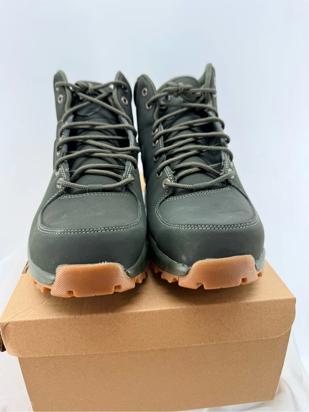 -Nike Manos Size 9.5M